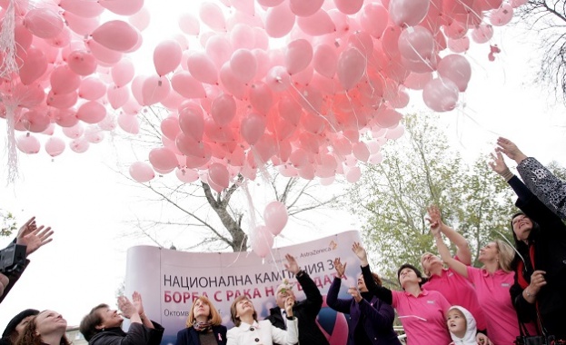 1200 розови балона полетяха днес до пилоните на НДК в