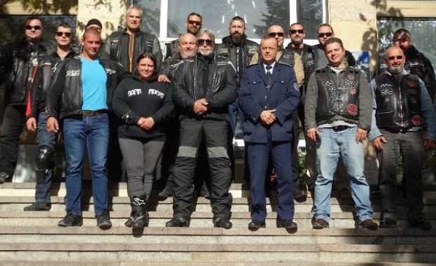 Намаляват пътнотранспортните произшествия с мотористи Това отчетоха пътни полицаи и