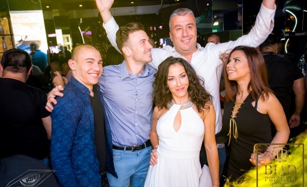 С много стил и блясък впечатляваща заря огнени ефекти 12