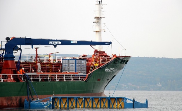 Във Варненския залив се проведе съвместно учение по ликвидиране на