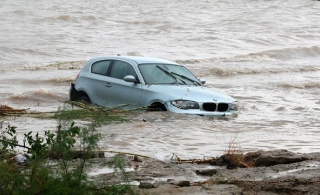 Проливните дъждове които заливат Балканския полуостров създават сериозно проблеми в