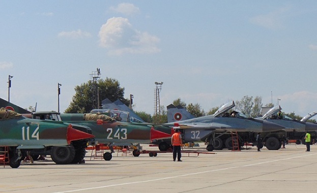 Планираните за днес учебни полети в авиобаза Граф Игнатиево са