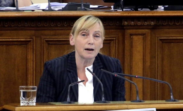 Елена Йончева към управляващите: Има ли какво да криете от гражданите на Хасково?