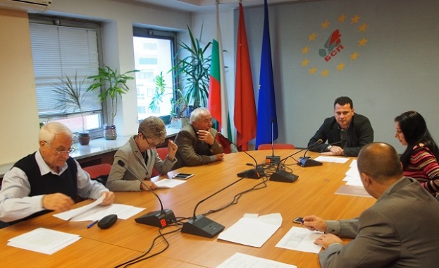 Управляващите планират повече пари за администрация с 22 Липса на