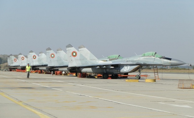 Втори ден няма да има тренировъчни полети в авиобаза Граф