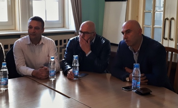 Народните представители от ПГ на БСП за България Николай Тишев