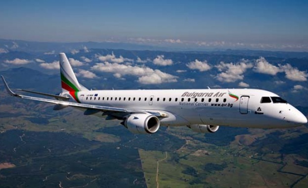 Повече от два часа самолет на България Ер кръжи над