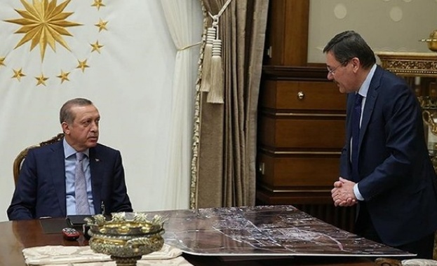 Кметът на турската столица Анкара Мелих Гьокчек подаде днес оставка