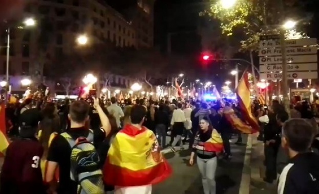 Трима души бяха ранени през нощта в Барселона при опити