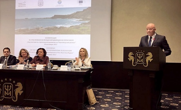 Политиките които следваме са свързани не само с развитието на