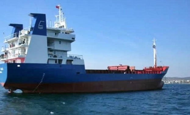 Турски товарен кораб с 10 членен екипаж на борда изчезна от