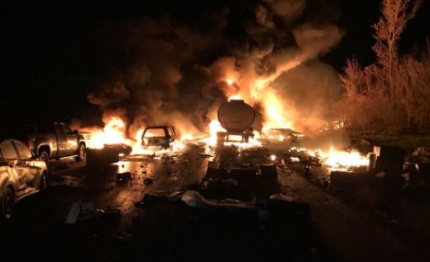 Страшна катастрофа се случи на междуградски път в Канада след