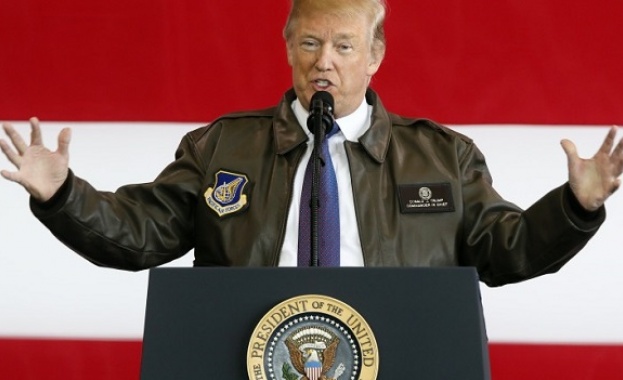 Американският президент Доналд Тръмп пристигна в Япония откъдето започва 12