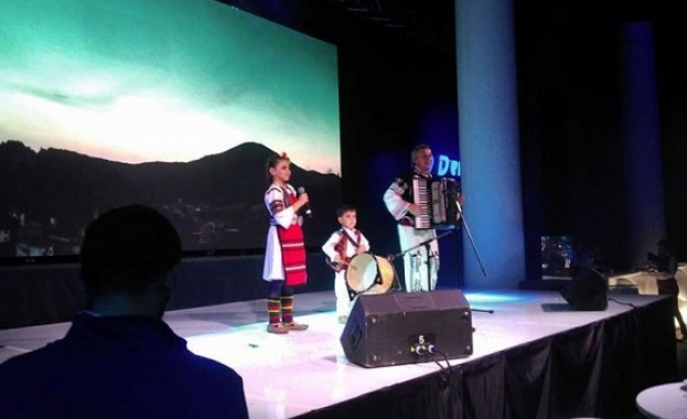 Без цветя и подаръци посрещнаха 15 я рожден ден на дентални