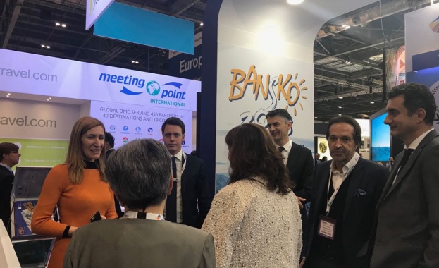 Министърът на туризма Николина Ангелкова откри българския национален щанд на