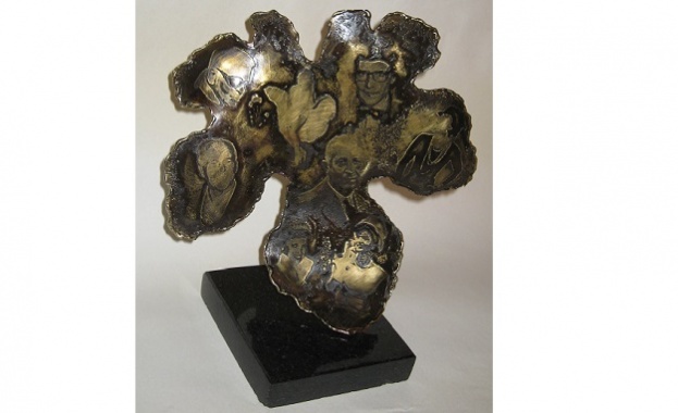 КРОСС Експертен съвет на Академията за мода включващ 34 лайфстайл