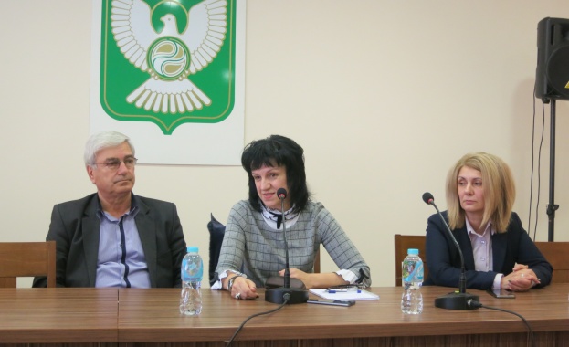 Пълна промяна на финансирането на учебни заведения предлагат финансисти и