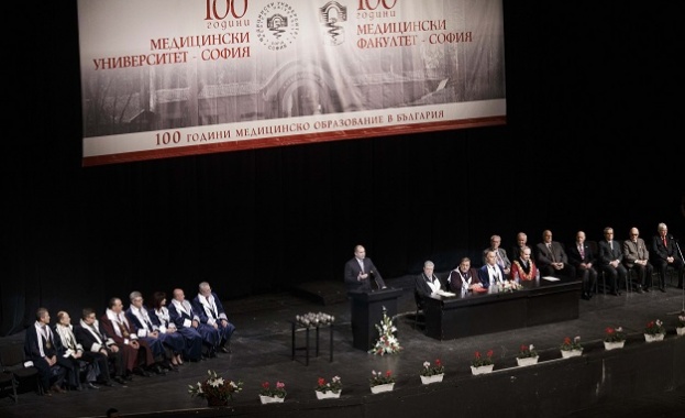 Президентът Румен Радев пожела на студентите на Медицинския университет да