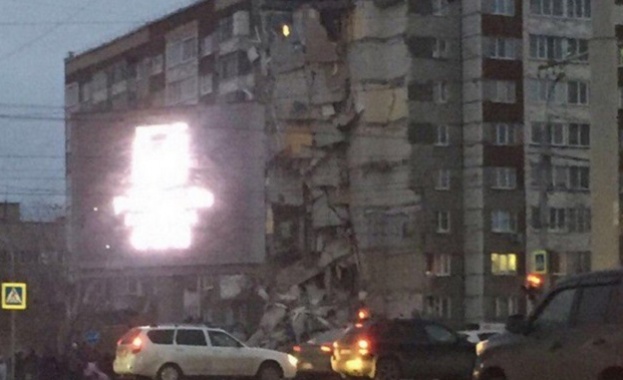 Част от девететажен жилищен блок в град Ижевск в западeн