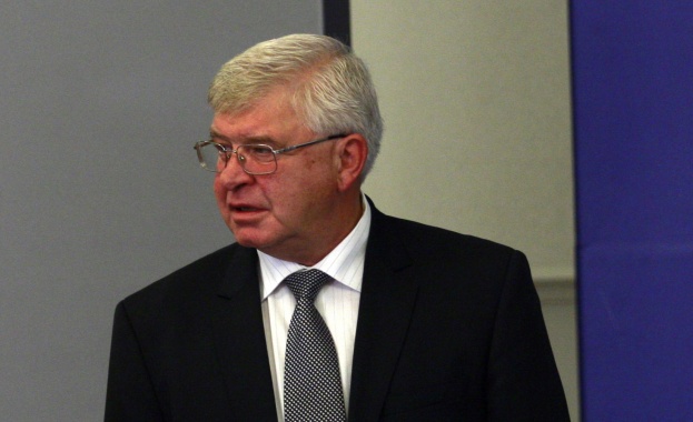 Депутатите днес ще гласуват встъпването в длъжност на новия здравен