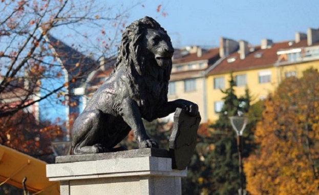 Гърция възрази срещу възстановения пред НДК паметник на лъва от