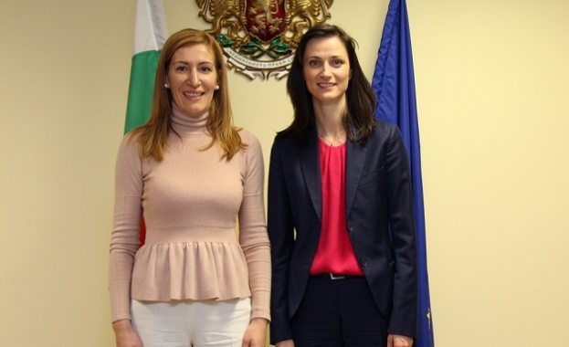 Министър Николина Ангелкова проведе работна среща с българския еврокомисар Мария