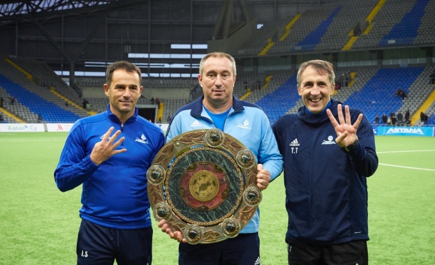 Професионалната футболна лига на Казахстан обяви Станимир Стоилов за най-добър