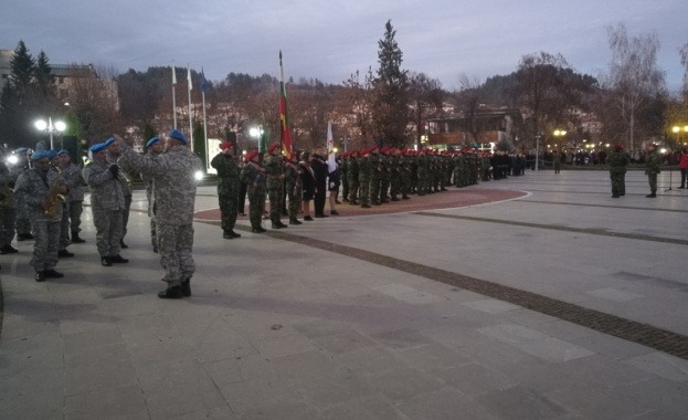 Вчера 21 11 2017 г военнослужещи от 101 ви алпийски батальон от състава
