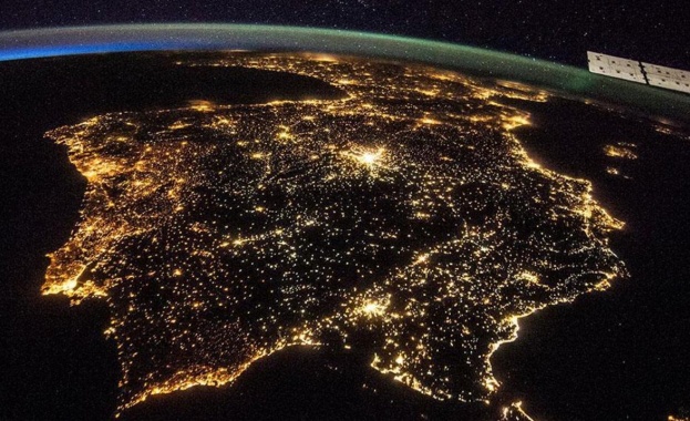 Светлинното замърсяване през нощта се увеличава показа анализ на спътникови