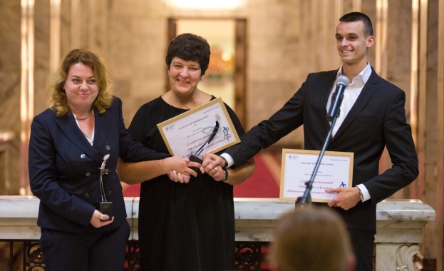 Еврофутбол и Фондация Работилница за граждански инициативи ФРГИ получиха приза