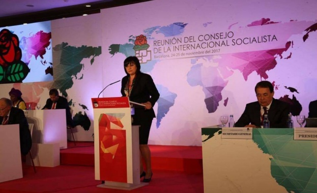 Председателят на БСП и вицепрезидент на Социалистическия интернационал Корнелия Нинова