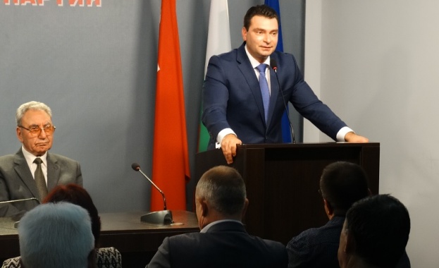 Бившият министър на културата Георги Йорданов представи книгата Откровения