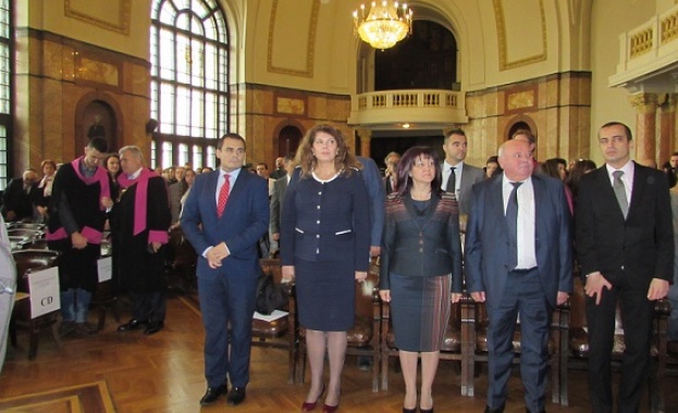 Илияна Йотова произнесе поздравително слово по случай патронния празник на