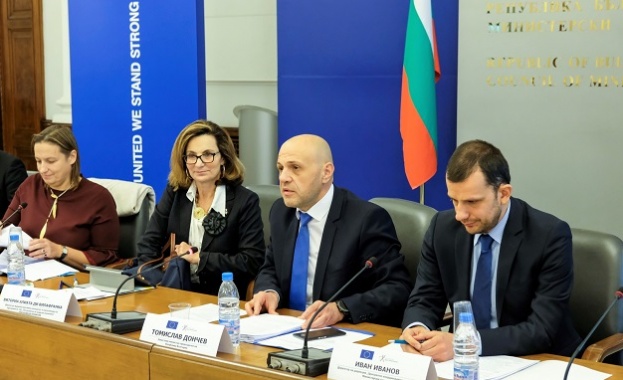 Над 5 милиарда евро или 45 са договорените суми до