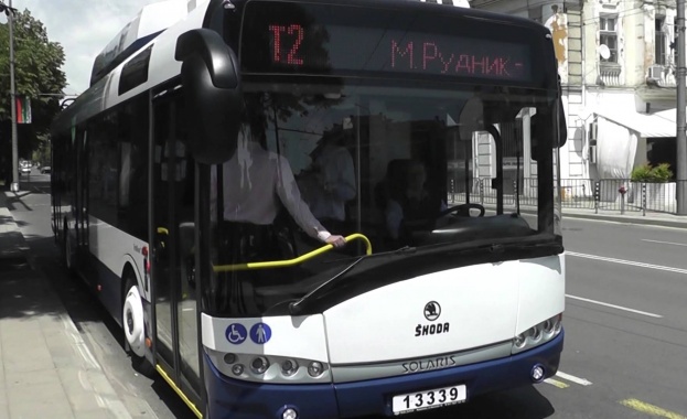 Бургасбус ЕООД уведомява своите клиенти че във връзка с предстоящото