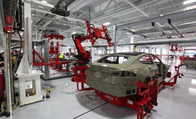 Почти всички току що сглобени автомобили на Tesla се нуждаят
