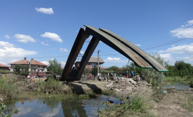 По заповед на министъра на отбраната Красимир Каракачанов военнослужещи от