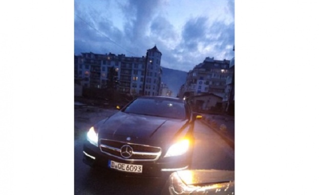 Нагъл шофьор на лъскав автомобил с чуждестранна регистрация заплаши шофьора