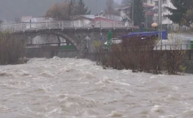 Бедственото положение обявено в Смолян остава в сила Въпреки това