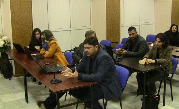 ГЕРБ зави наляво и прие предложението на БСП за прогресивна