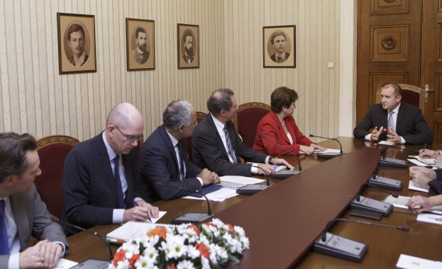 На среща с представители на Световната банка държавният глава Румен