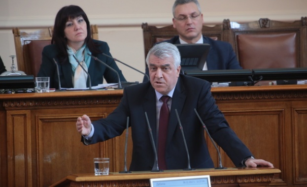 Румен Гечев: КЕВР не осъществява контрол върху енергийните дружества Румен Гечев: КЕВР не осъществява контрол върху енергийните дружества