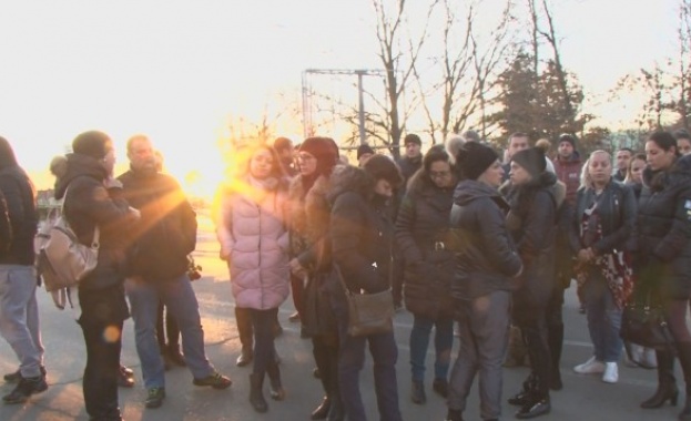 Десетки жители на Царево и Приморско излязоха на протест на