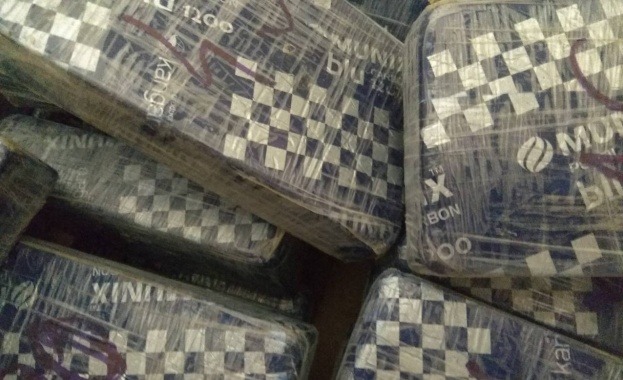 Над 25 кг хероин задържаха митнически служители при проверка на