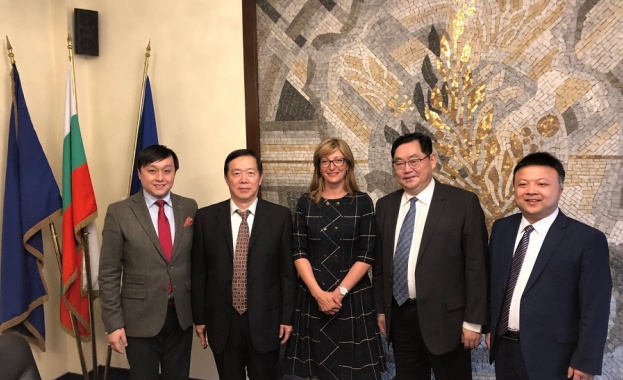 Вицепремиерът и министър на външните работи Екатерина Захариева прие делегация