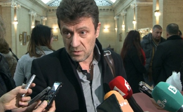 Всички общински лечебни заведения са застрашени от фалит в началото