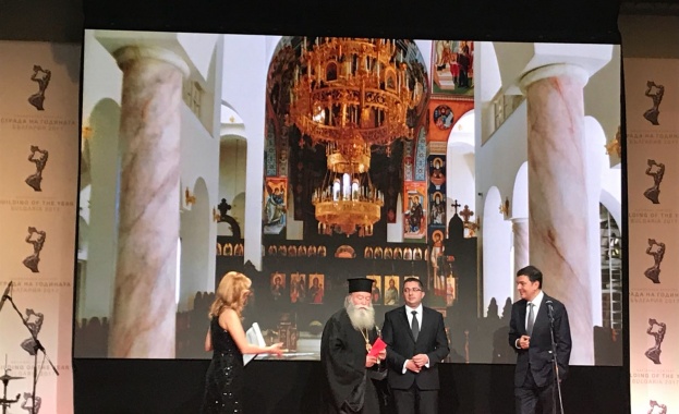 Министърът на регионалното развитие и благоустройството Николай Нанков връчи на