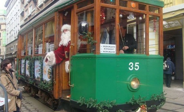 Коледен трамвай ще кръстосва тръгва из софийските улици по празниците