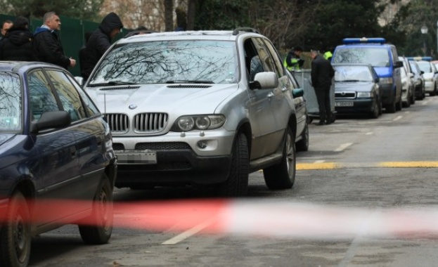 Продължава разследването на показната стрелба в София при която тежко
