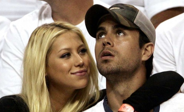 Руската тенисистка и фотомодел Ана Курникова е родила близнаци от